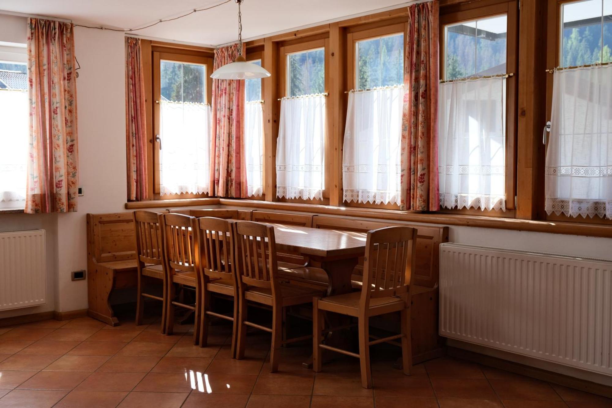 Cesa Sot Bosch Apartment Canazei Luaran gambar